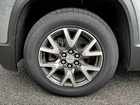 Certified 2023 GMC Acadia SLE w/ Driver Convenience Package image 28