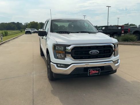 Used 2023 Ford F150 XLT image 3