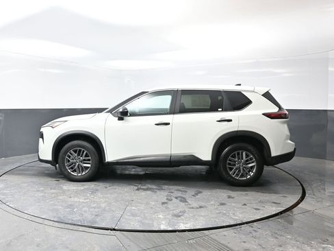 Used 2024 Nissan Rogue S image 11
