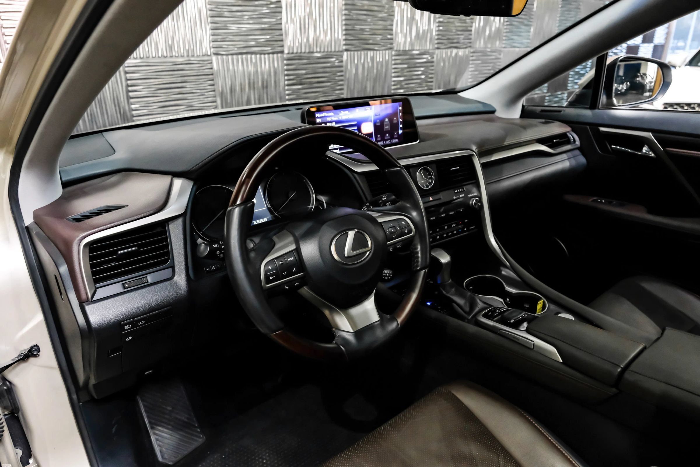 Used 2017 Lexus RX 350 F Sport FWD image 3