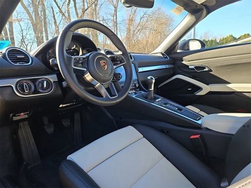 Certified 2025 Porsche 718 Boxster image 4