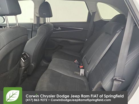 Used 2020 Kia Sorento AWD V6 image 28