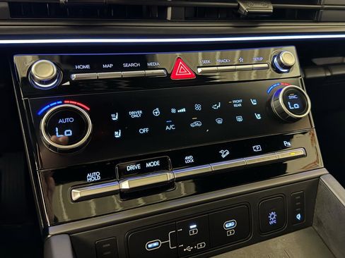 Used 2025 Hyundai Santa Fe Calligraphy image 30