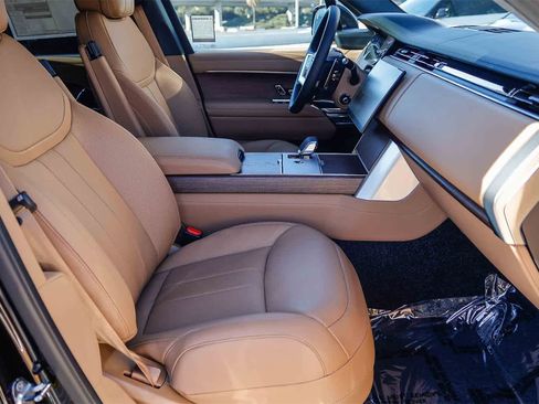 New 2026 Land Rover Range Rover SE image 17