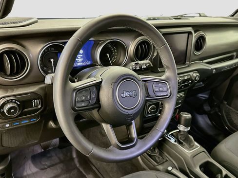 Used 2023 Jeep Wrangler Unlimited AWD/4WD image 18