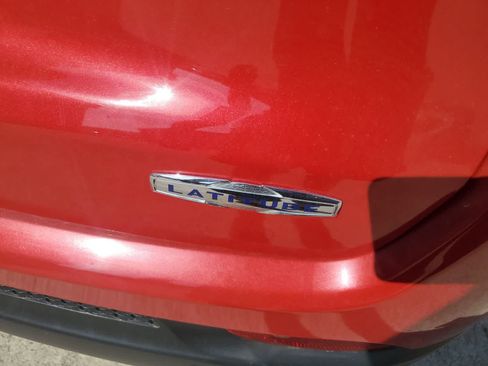 Used 2019 Jeep Compass Latitude w/ Cold Weather Group AWD/4WD image 11