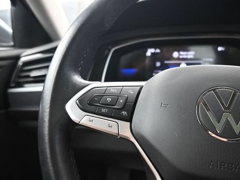 Used 2024 Volkswagen Jetta SE FWD image 14
