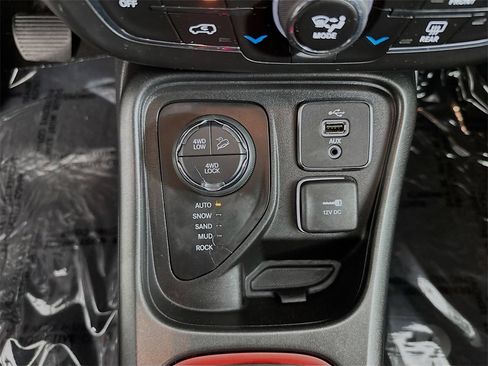 Used 2018 Jeep Compass Trailhawk image 37