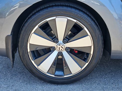Used 2014 Volkswagen Beetle R-Line FWD image 12