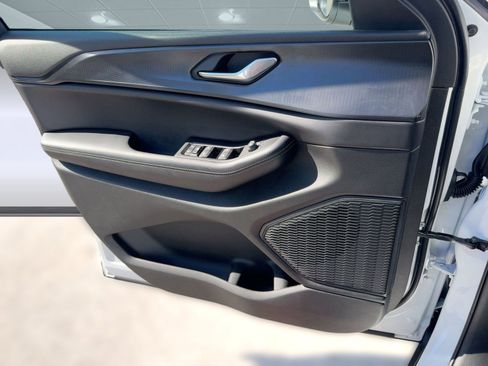 New 2025 Jeep Grand Cherokee L Laredo image 12