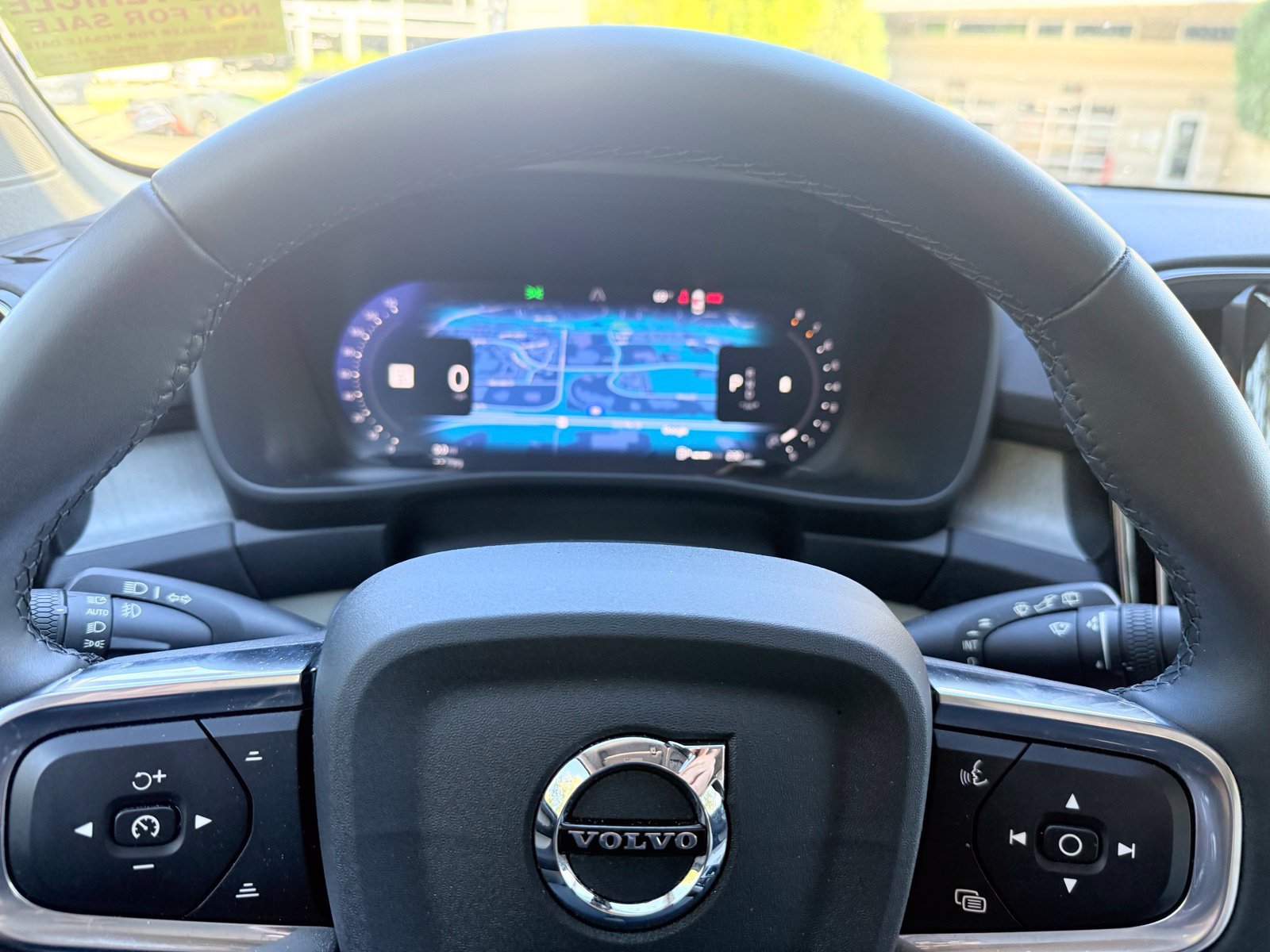Used 2024 Volvo XC40 B5 Plus w/ Protection Package Premier AWD/4WD image 12
