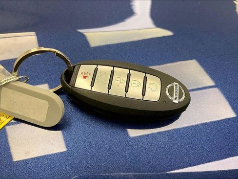 Used 2019 Nissan Pathfinder SL image 10