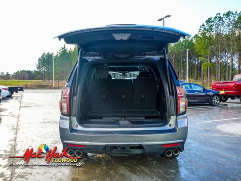 Used 2022 Chevrolet Suburban High Country image 8