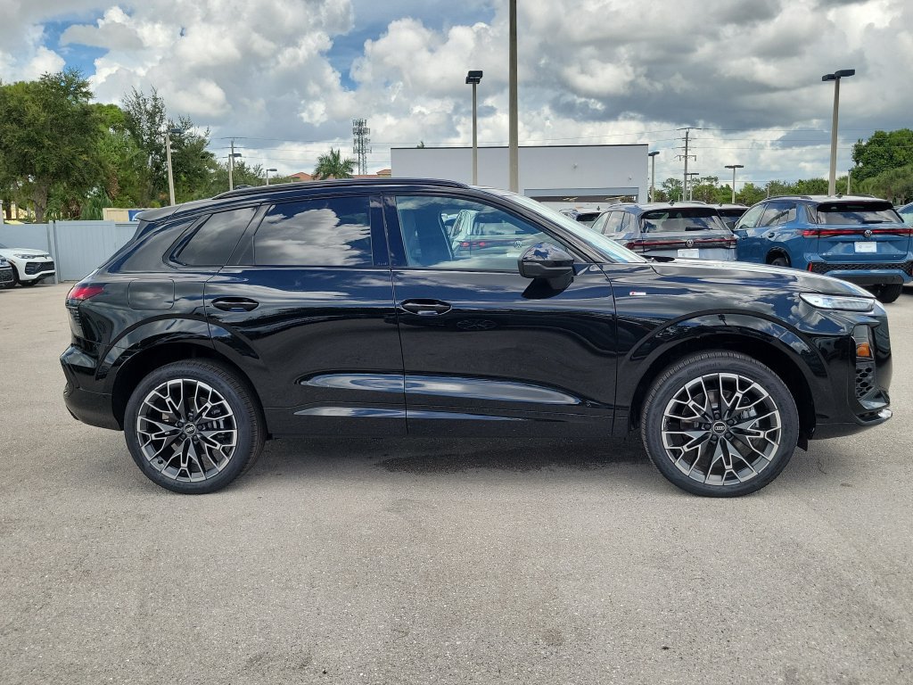 New 2026 Audi Q3 quattro 2.0T AWD/4WD image 4