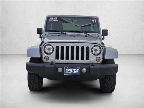 Used 2017 Jeep Wrangler Unlimited Rubicon w/ Connectivity Group AWD/4WD image 2