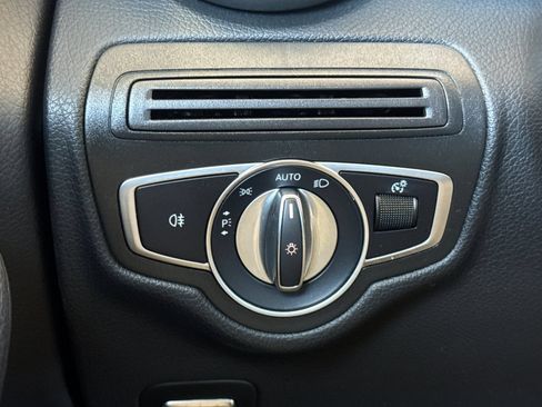 Used 2018 Mercedes-Benz GLC 350e 4MATIC image 41