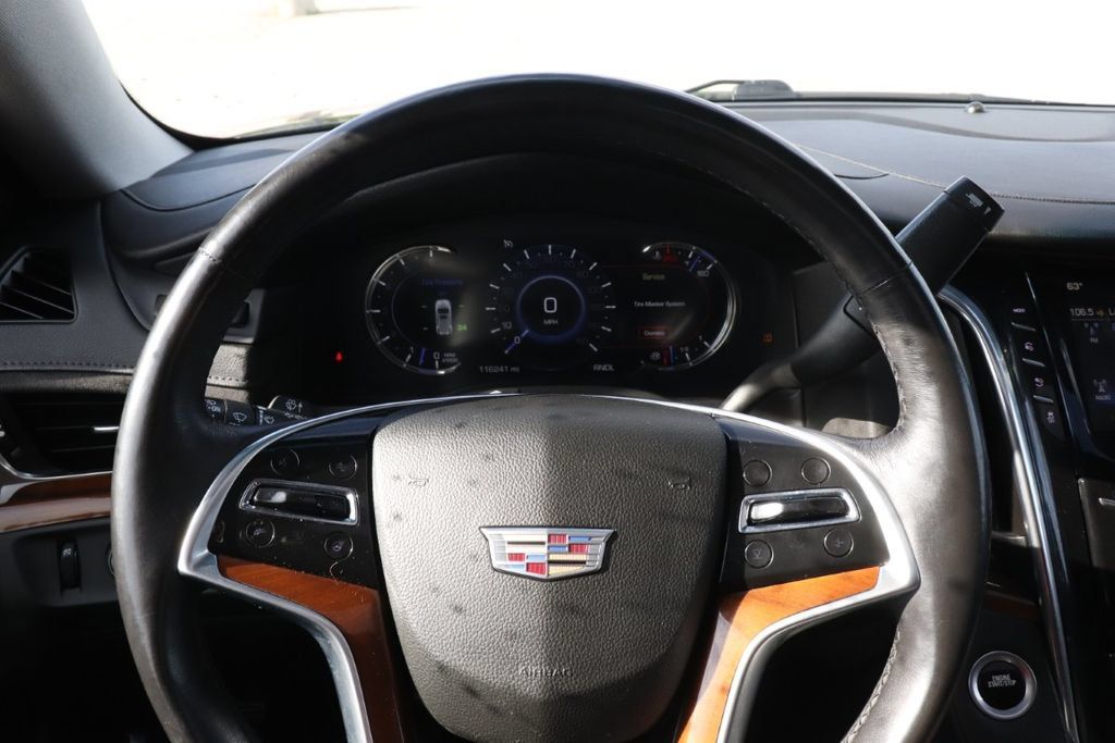 Used 2017 Cadillac Escalade Luxury AWD/4WD image 27
