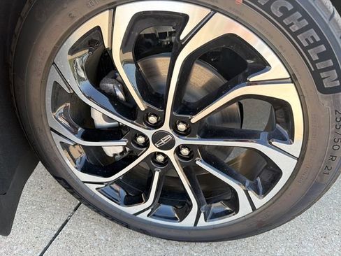 New 2026 Lincoln Nautilus Reserve AWD/4WD image 16