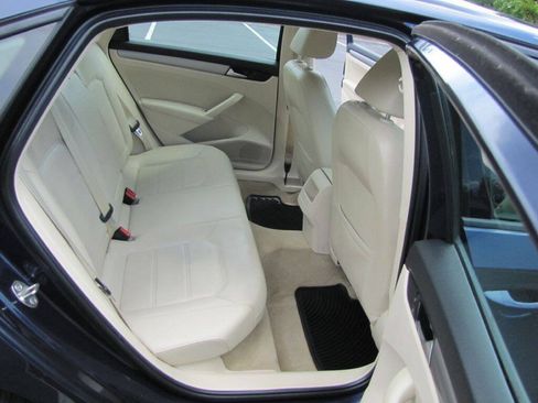 Used 2015 Volkswagen Passat 1.8T Wolfsburg Edition w/ Technology Package FWD image 18