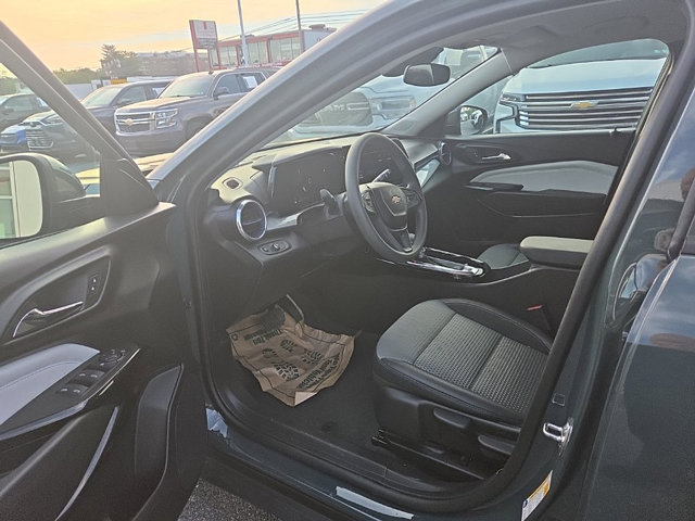 Used 2026 Chevrolet Trax LT FWD image 10