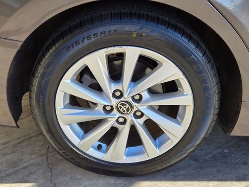 Used 2023 Toyota Camry LE FWD image 9