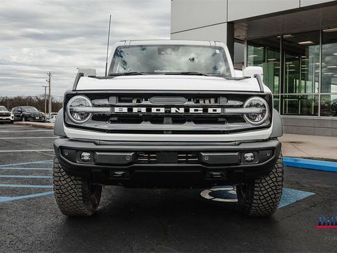 Certified 2023 Ford Bronco Outer Banks w/ Sasquatch Package image 6