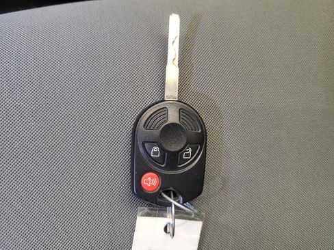 Used 2015 Ford Escape SE image 32