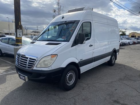 Used 2013 Freightliner Sprinter 2500 RWD image 22