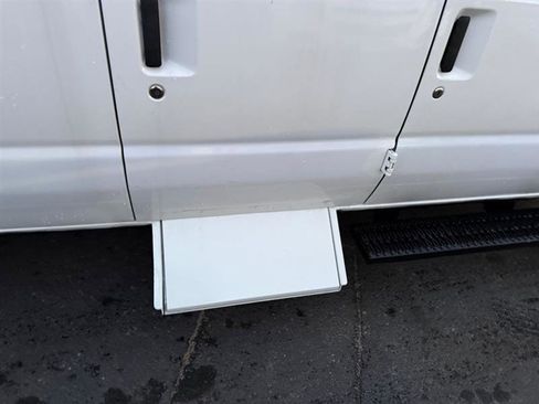 Used 2010 Ford E-250 and Econoline 250 Extended image 20