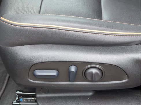 Used 2023 Chevrolet Blazer Premier image 19