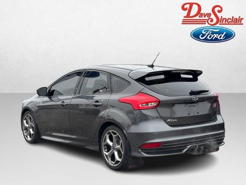 Used 2016 Ford Focus ST w/ Equipment Group 402A image 9