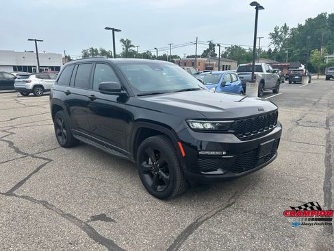 Used 2024 Jeep Grand Cherokee Limited w/ Luxury Tech Group II AWD/4WD image 7