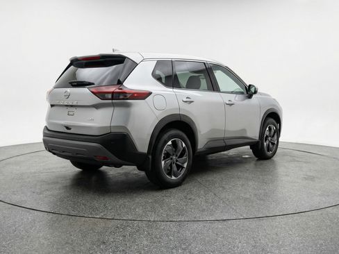 Used 2025 Nissan Rogue SV AWD/4WD image 9