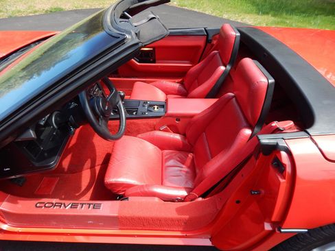 Used 1988 Chevrolet Corvette Convertible RWD image 47