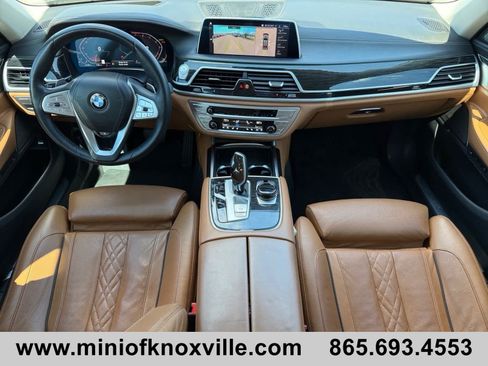 Used 2022 BMW 740i w/ Premium Package image 15