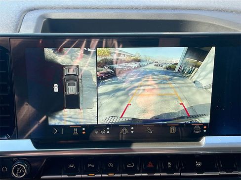 Used 2024 Chevrolet Silverado 1500 LTZ w/ Technology Package image 14