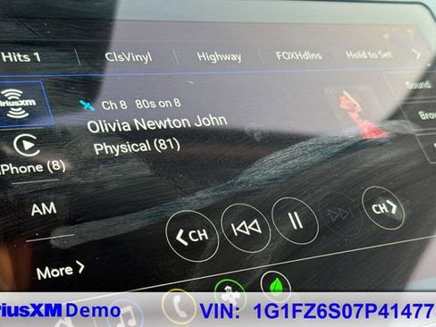 Used 2023 Chevrolet Bolt EUV Premier image 54