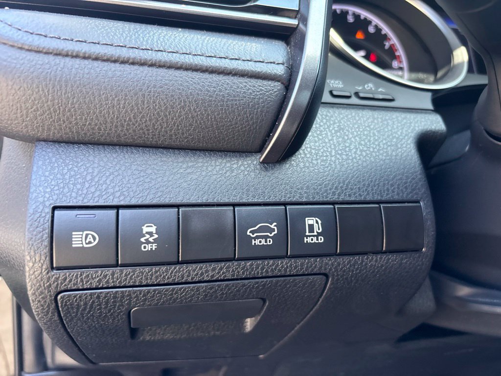 Used 2024 Toyota Camry LE w/ Convenience Package FWD image 18