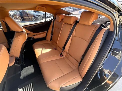 Used 2024 Lexus ES 300h w/ Premium Package image 20