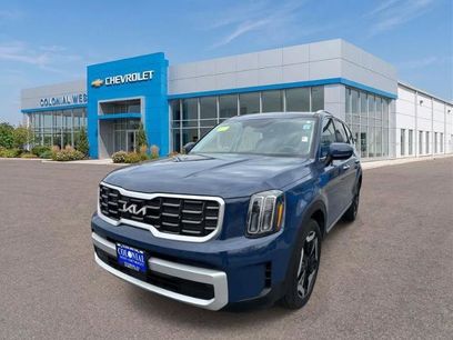 Used 2023 Kia Telluride S w/ S Sunroof Package