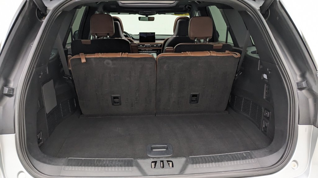 Used 2023 Lincoln Aviator Grand Touring w/ Equipment Group 301A AWD/4WD image 8