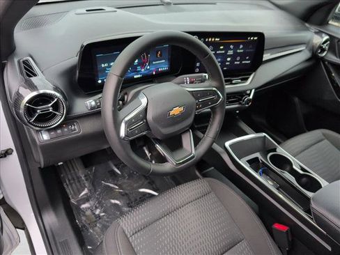 Used 2025 Chevrolet Equinox LT image 10