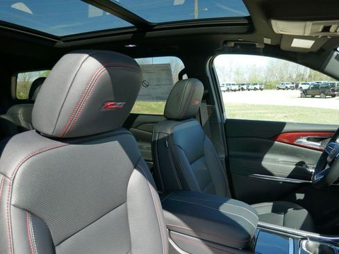 New 2026 Chevrolet Traverse Z71 w/ Enhanced Driving Package AWD/4WD image 10