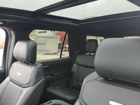 New 2025 Ford Expedition Platinum w/ Stealth Performance Package image 36