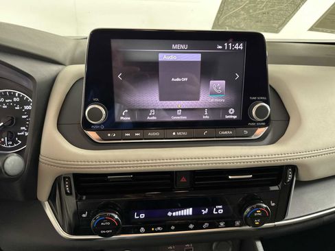 Used 2021 Nissan Rogue SV w/ Premium Package FWD image 19