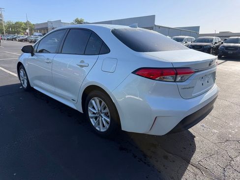 Used 2024 Toyota Corolla LE w/ LE Convenience Package AWD/4WD image 9