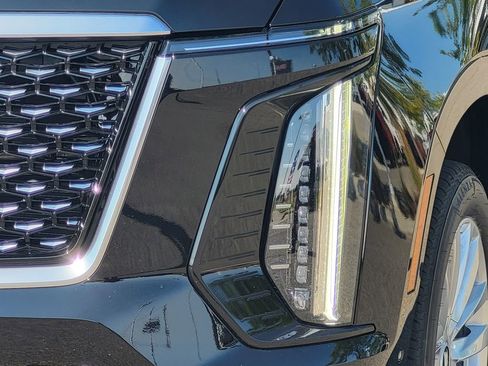 New 2025 Cadillac Escalade Luxury image 38