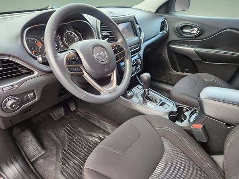 Used 2019 Jeep Cherokee Latitude w/ Popular Appearance Group AWD/4WD image 10