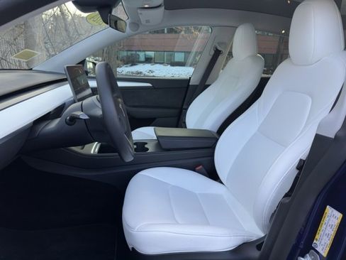 Used 2024 Tesla Model Y Long Range image 18