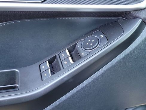 Used 2020 Ford Explorer XLT image 25